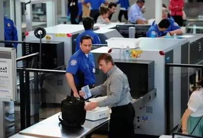 JFK機場安檢漏洞引發安全危機 11人未通過檢查登機，8人仍下落不明